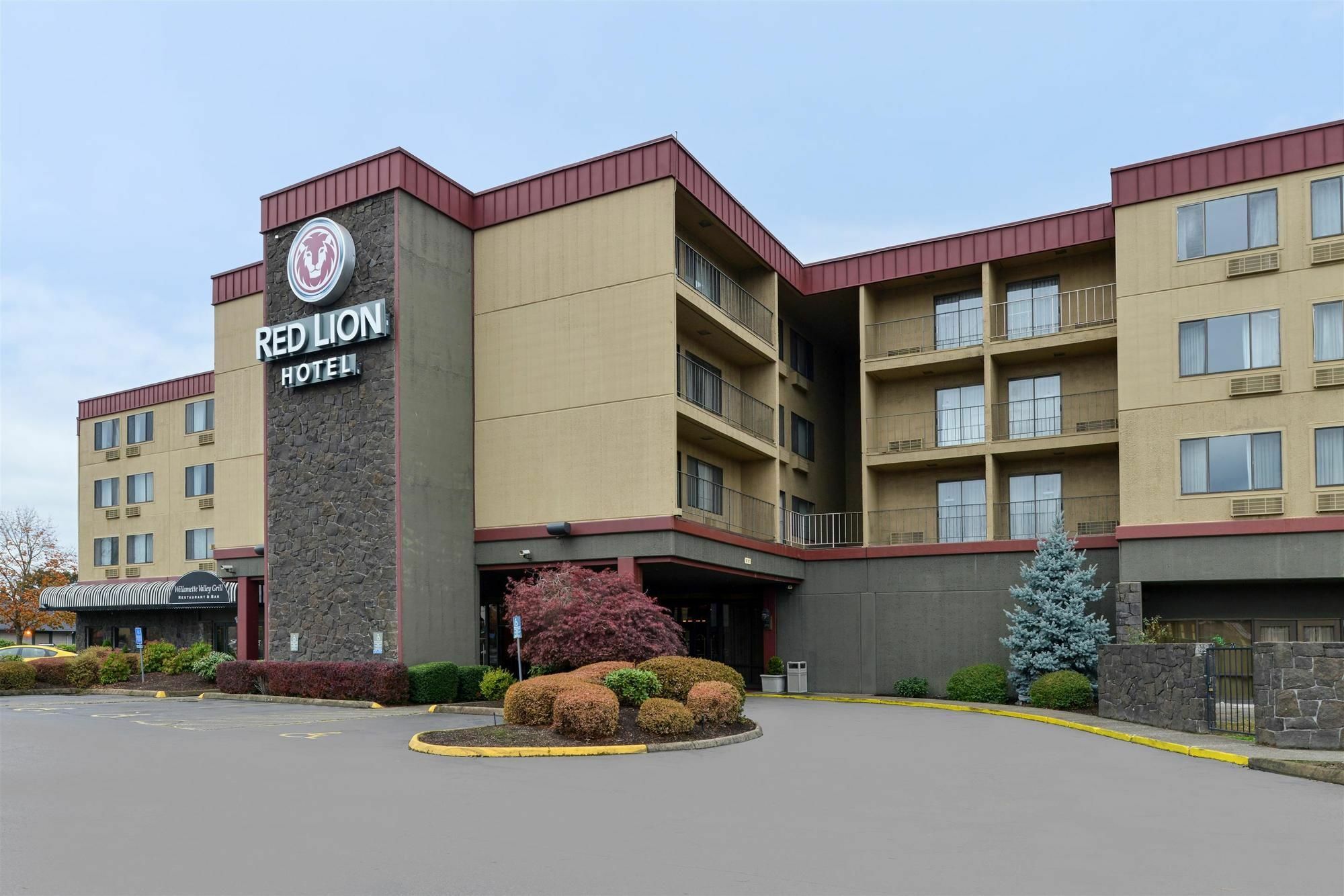 Holiday Inn - Salem, An Ihg Hotel Exterior photo
